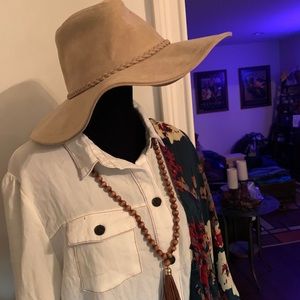 👒👒Indiana Jane hat- Never Worn- Beautiful Suede